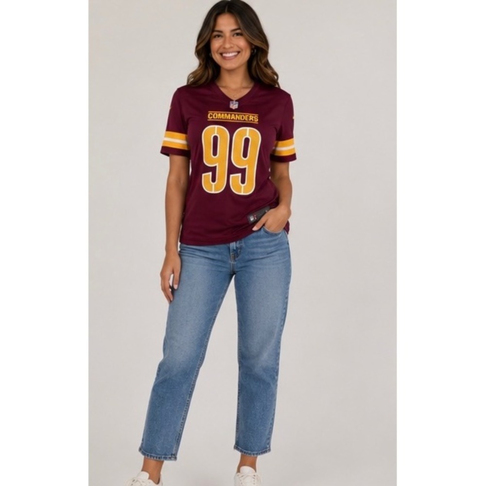NWT Women's Large Chase Young #99 Washington Commanders Nike Legend Jersey NFL - Picture 3 of 8
